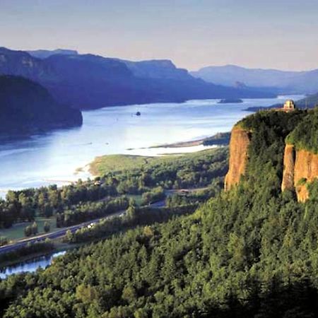 Holiday Inn Express Portland East - Columbia Gorge By Ihg Траутдейл Экстерьер фото