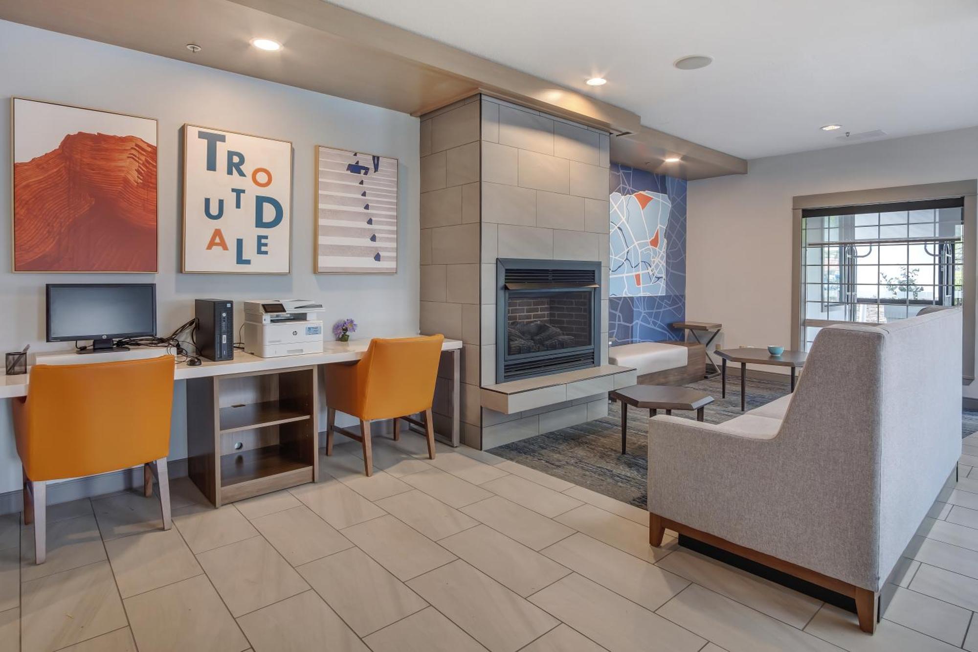 Holiday Inn Express Portland East - Columbia Gorge By Ihg Траутдейл Экстерьер фото