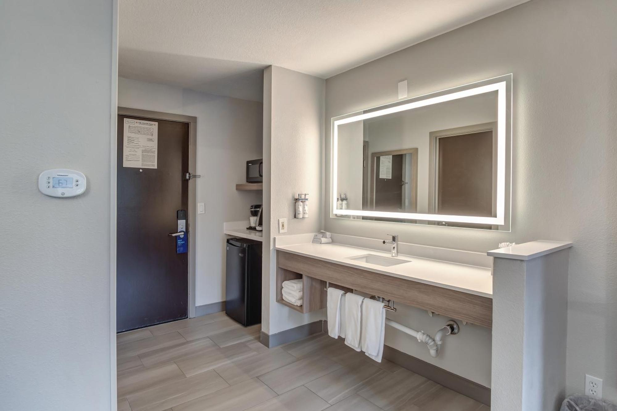 Holiday Inn Express Portland East - Columbia Gorge By Ihg Траутдейл Экстерьер фото