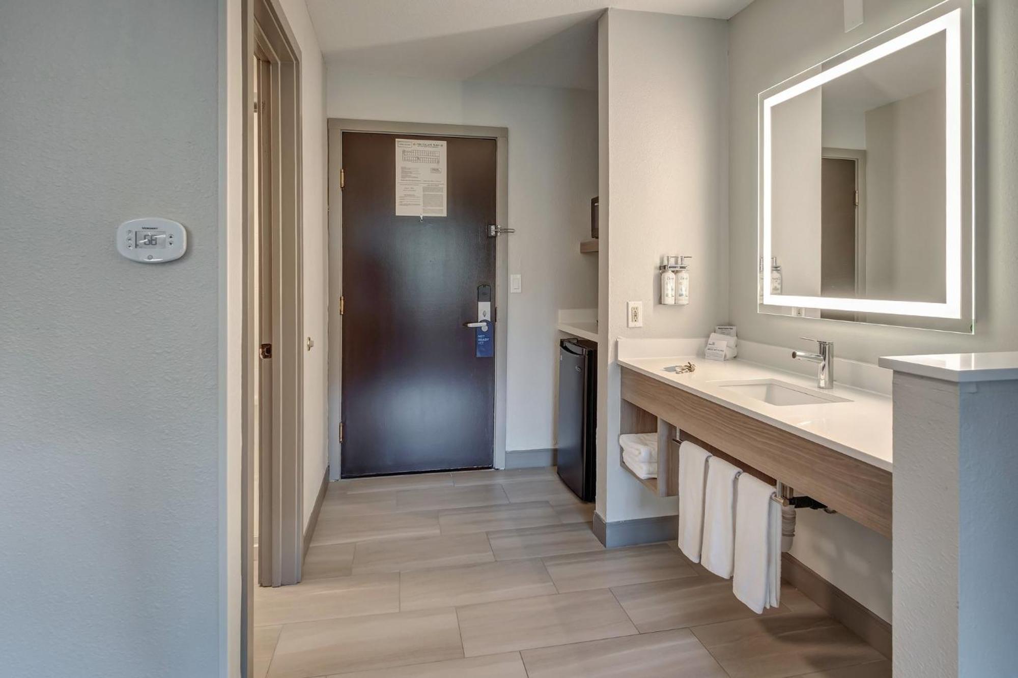 Holiday Inn Express Portland East - Columbia Gorge By Ihg Траутдейл Экстерьер фото