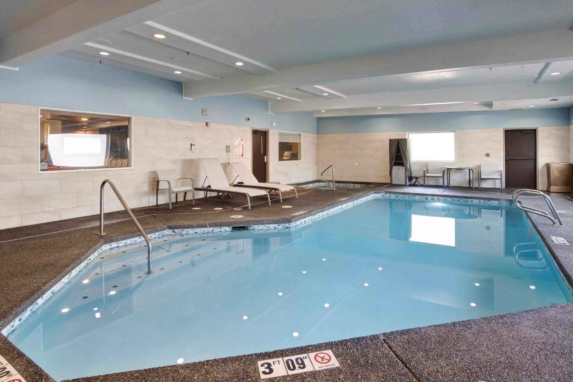 Holiday Inn Express Portland East - Columbia Gorge By Ihg Траутдейл Экстерьер фото