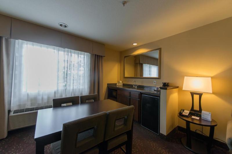Holiday Inn Express Portland East - Columbia Gorge By Ihg Траутдейл Экстерьер фото