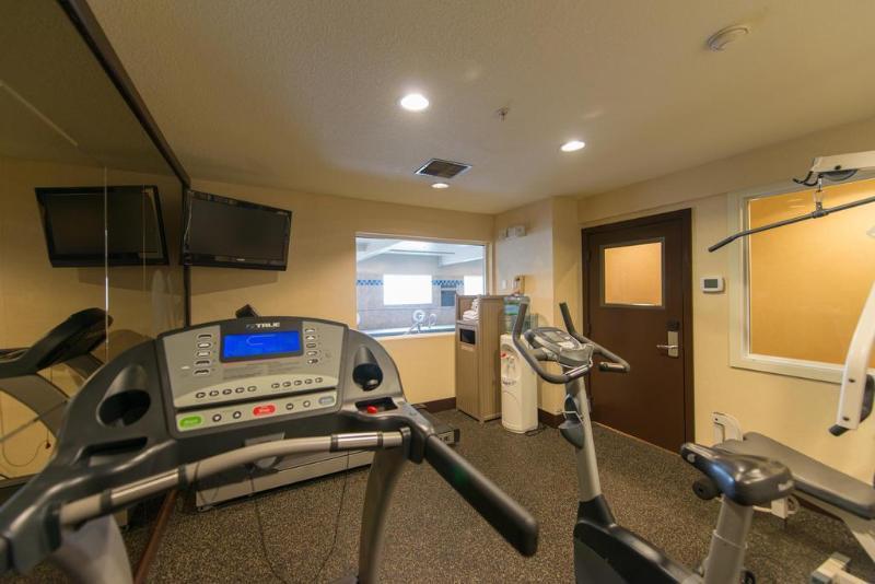 Holiday Inn Express Portland East - Columbia Gorge By Ihg Траутдейл Экстерьер фото